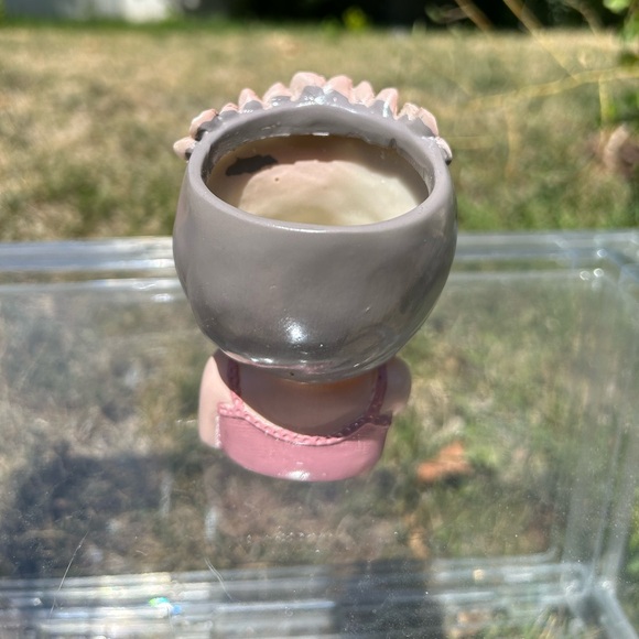 Cute girl pot - Picture 2 of 4